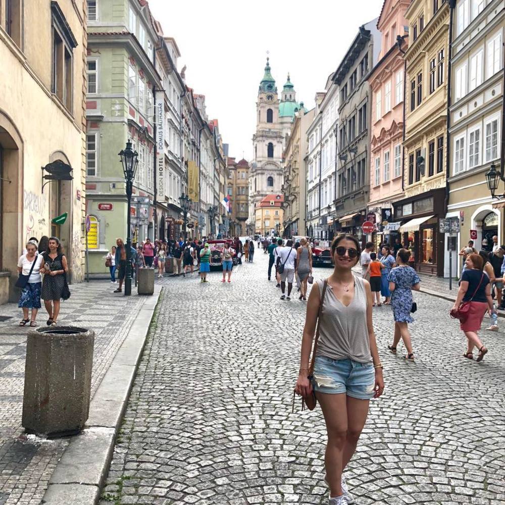 Meet your Posher, Negar